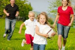Entertainment Family on picnic